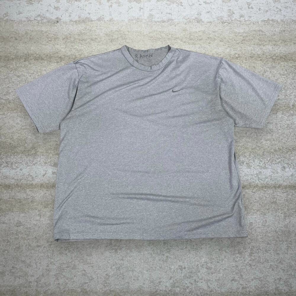 Vintage Y2K Nike Shirt Mens M Grey Polyester Subtle Embroidered Short Sleeve